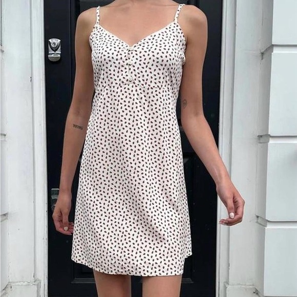 Brandy Melville Dresses & Skirts - Brandy Melville Arianna Strawberry Dress